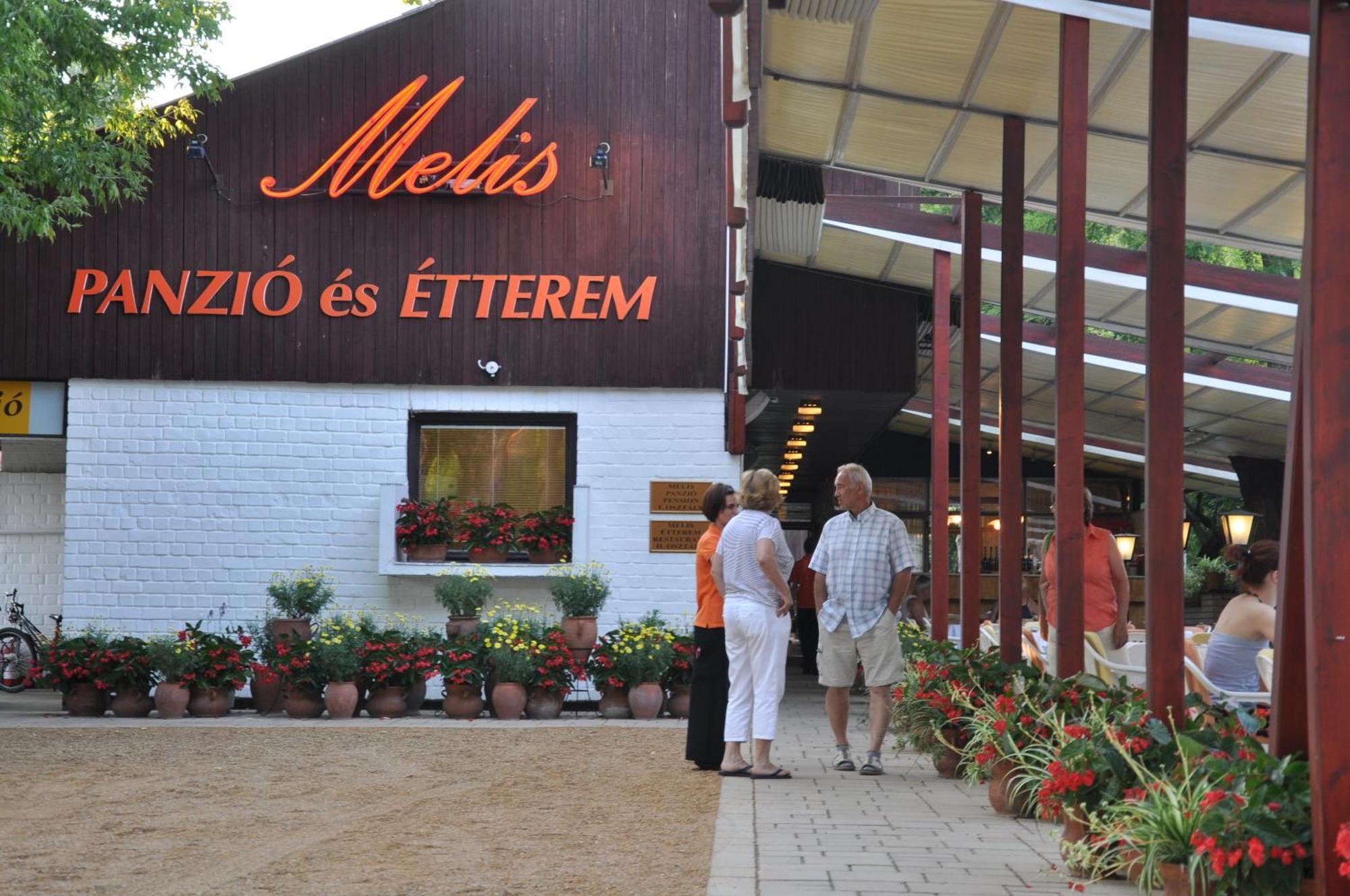 Hotel Melis Балатонлелле Екстер'єр фото